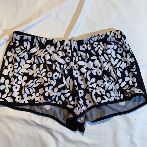 In Bloom Black & White Short Pajama Set S - Picture 2 of 6